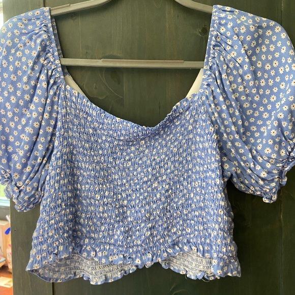 Floral Crop Top - Picture 2 of 4